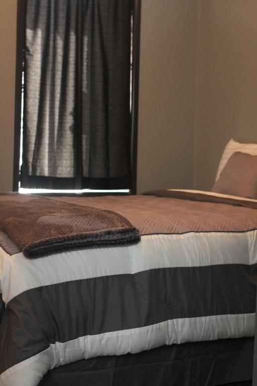 Lux Rooms Wallace Room photo